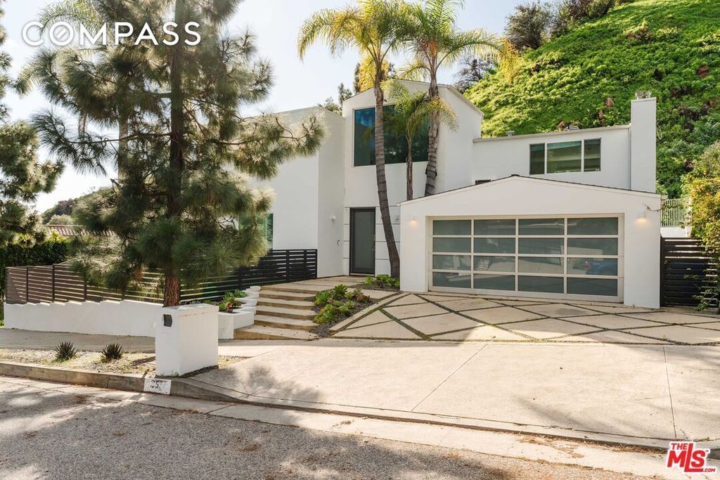 Property photo 1 of 4