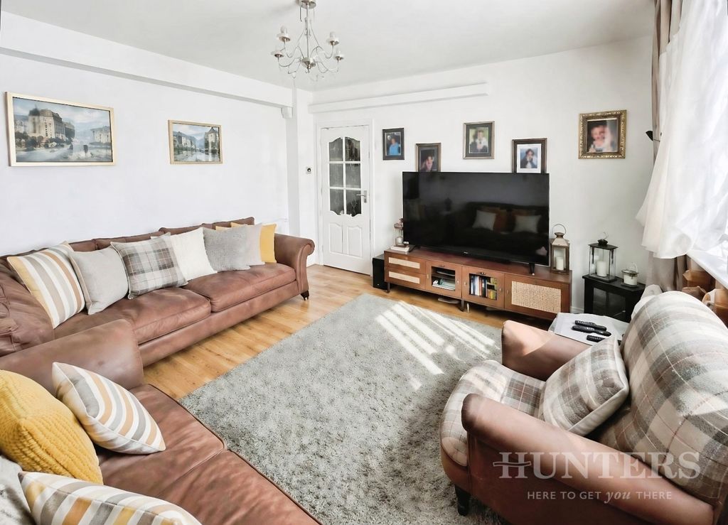 Property photo 3 of 26