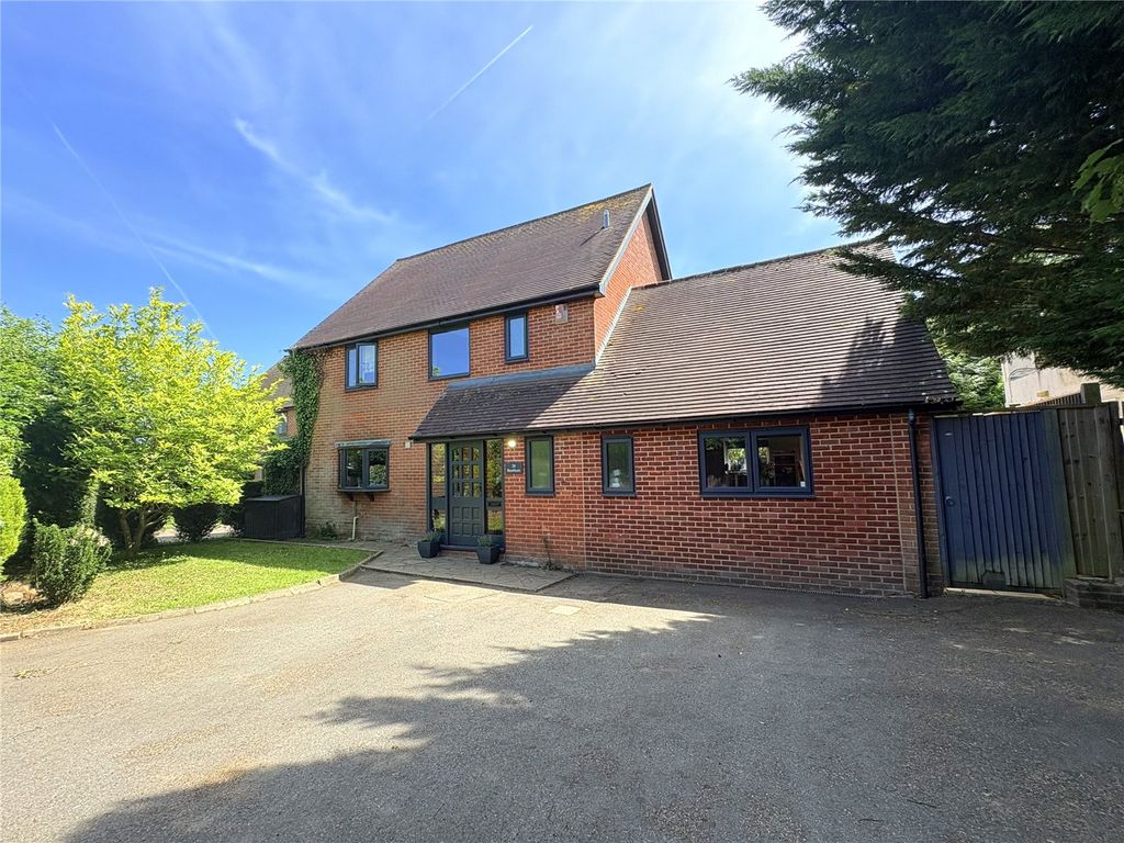 Property photo 2 of 21 Picture No. 26
