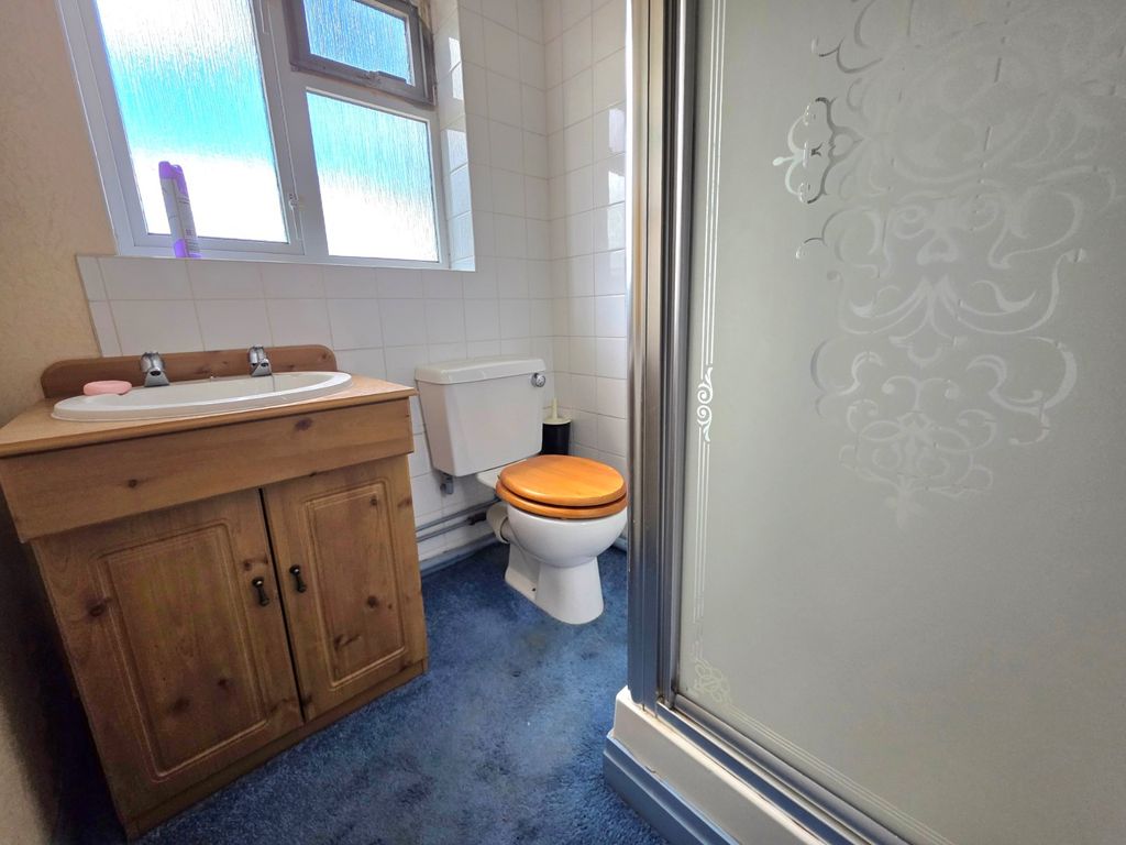 Property photo 3 of 11 Shower Room
