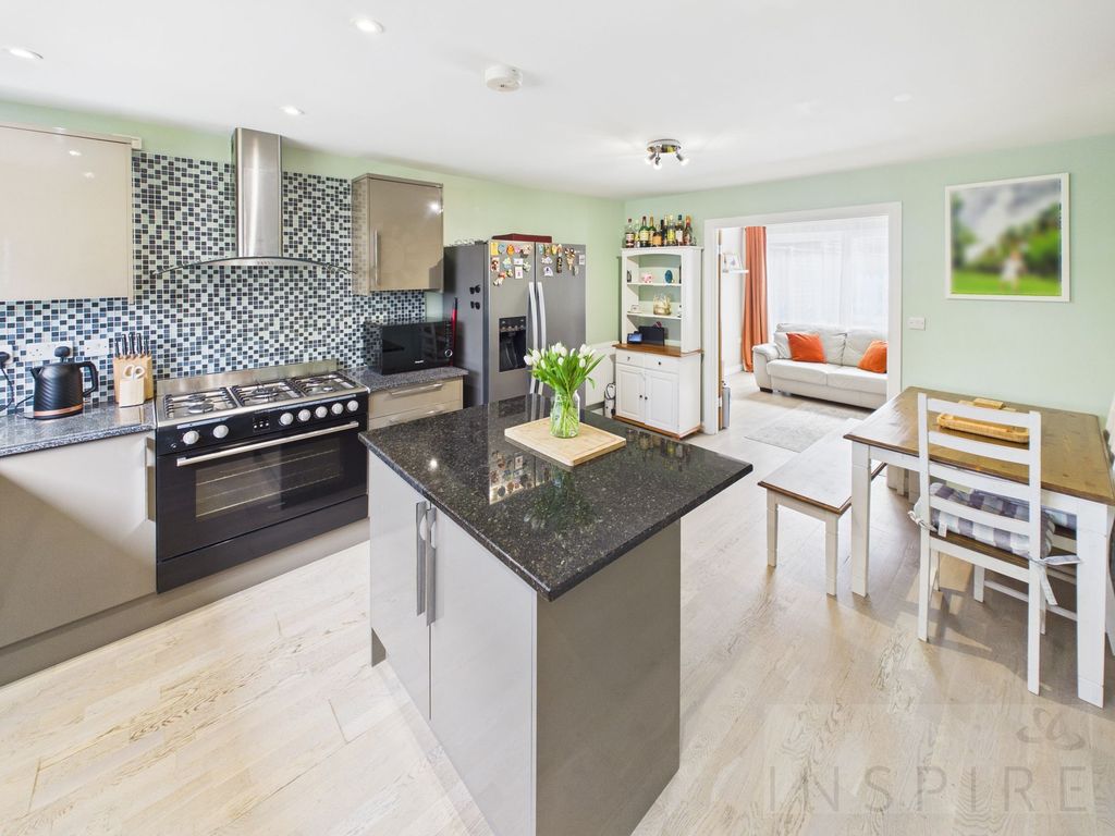 Property photo 2 of 35