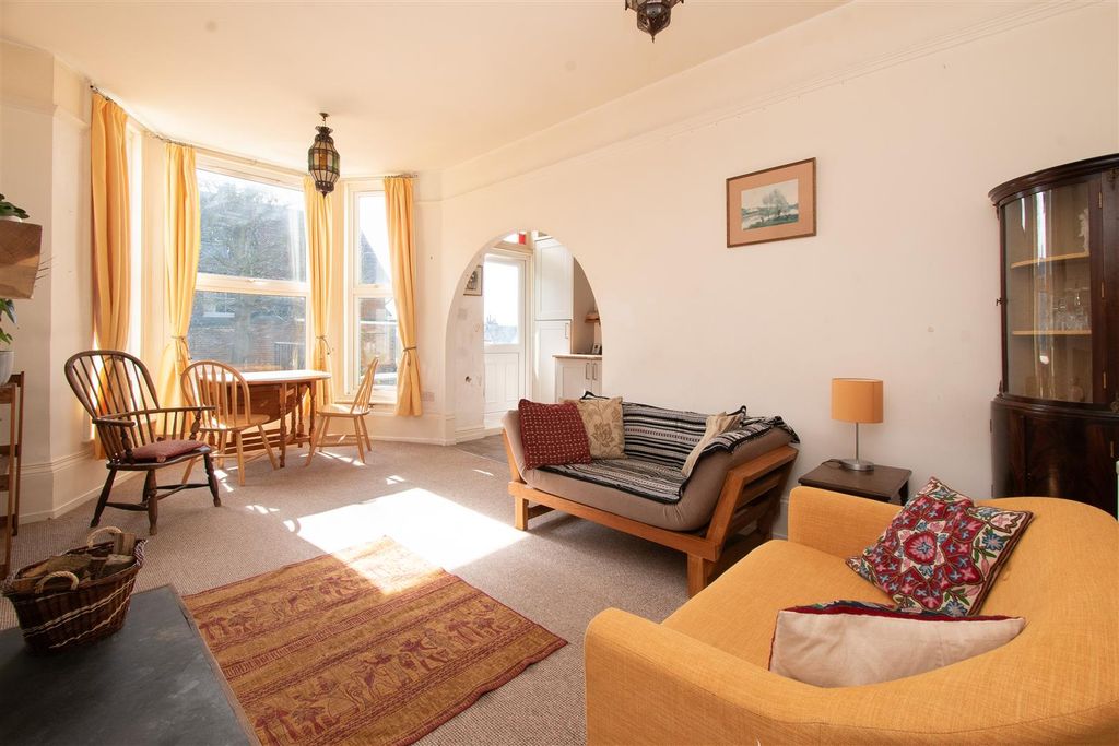 Property photo 1 of 14 Living Space