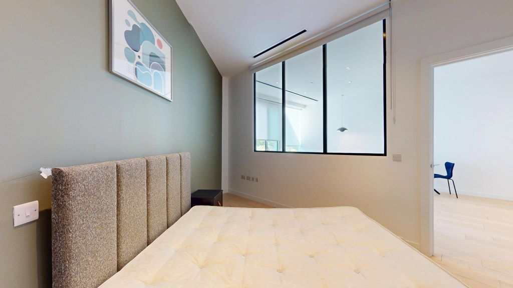 Property photo 3 of 41 Bedroom