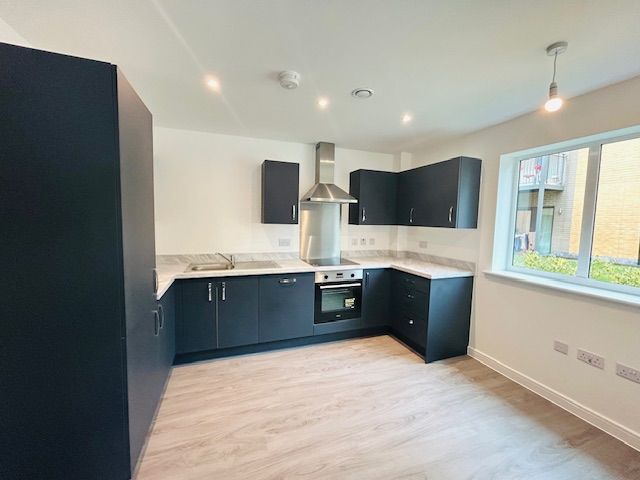 Property photo 2 of 10 Kitchen