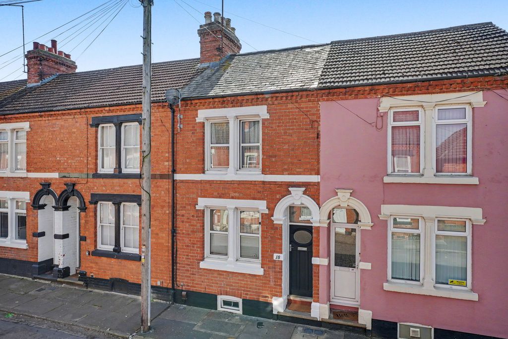 Property photo 2 of 17