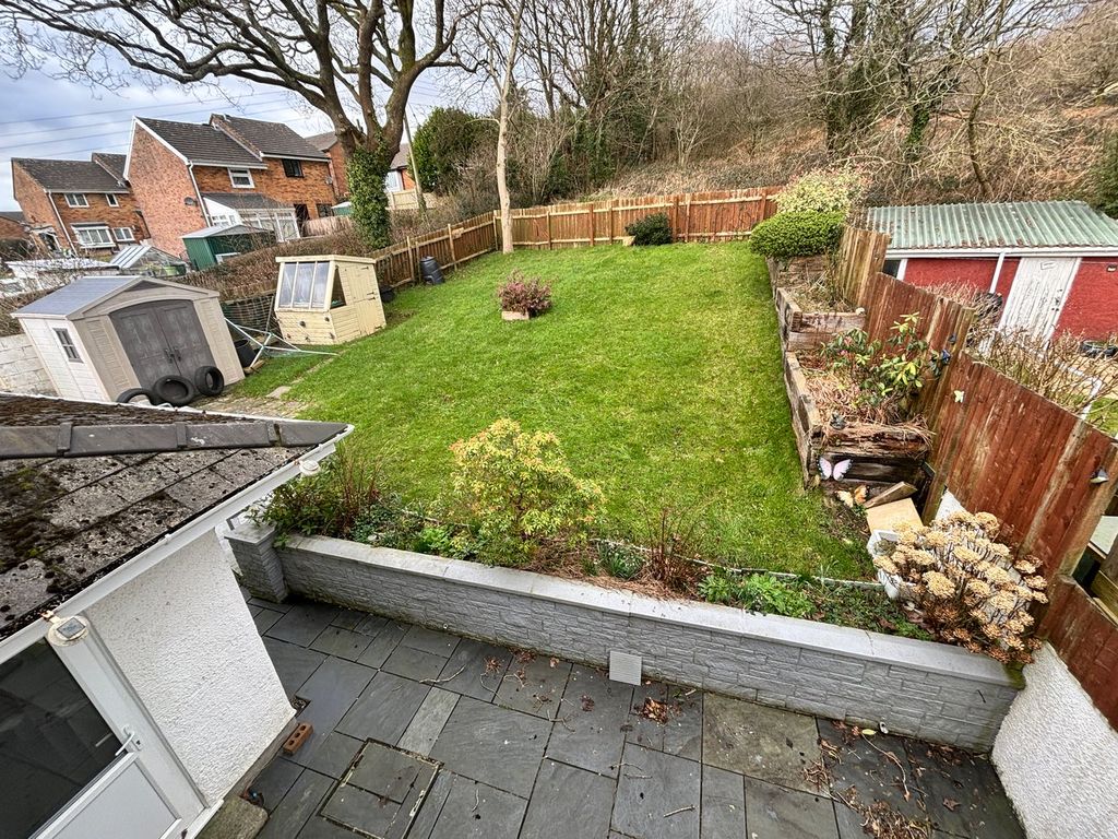Property photo 2 of 22