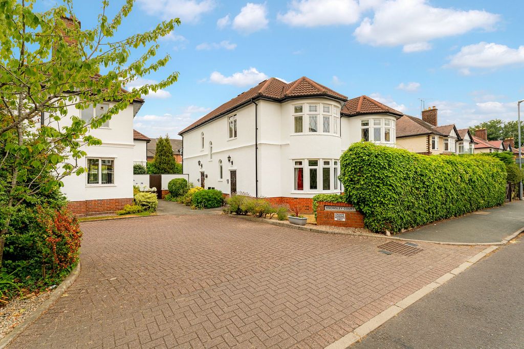 Property photo 1 of 24