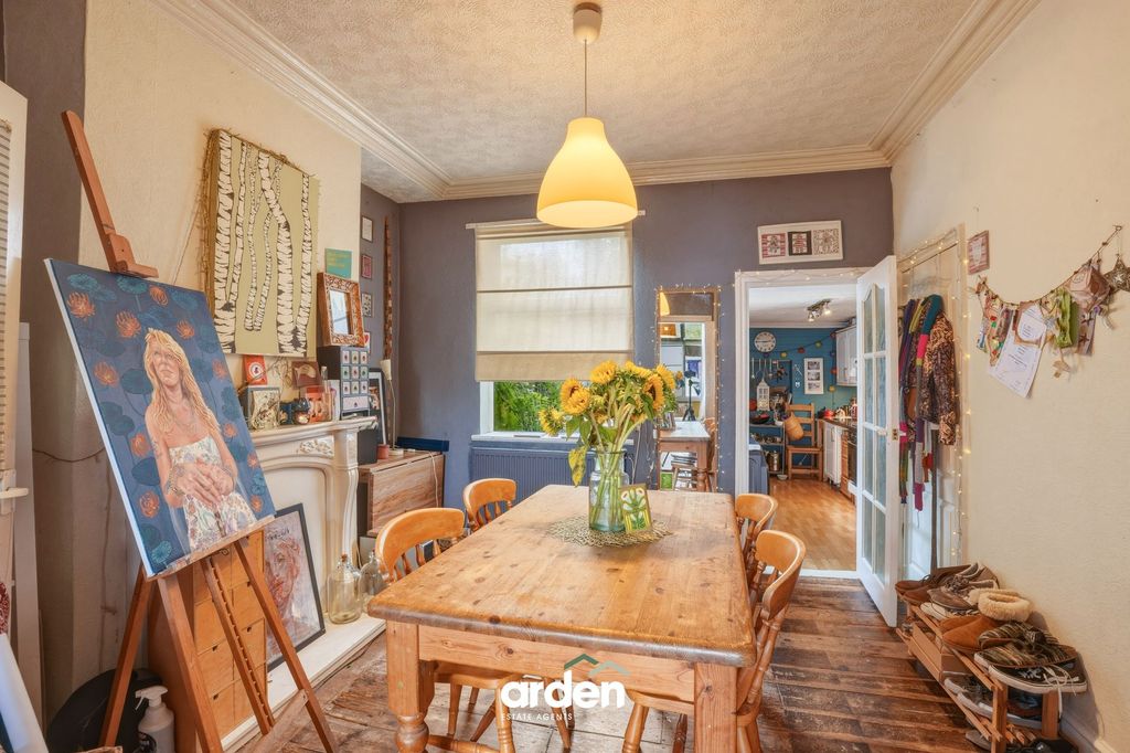 Property photo 3 of 13