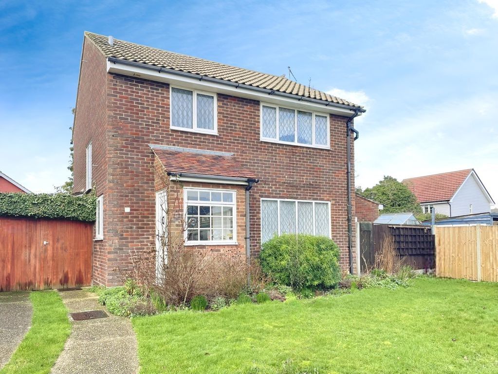 Property photo 1 of 18 Finch Drive