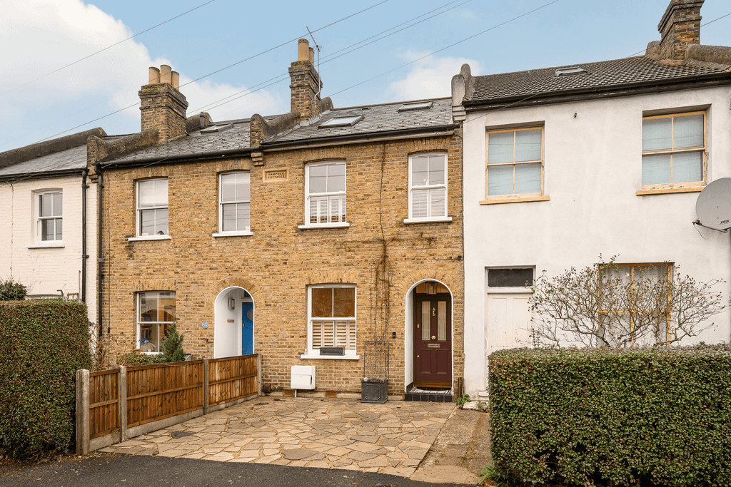 Property photo 1 of 12