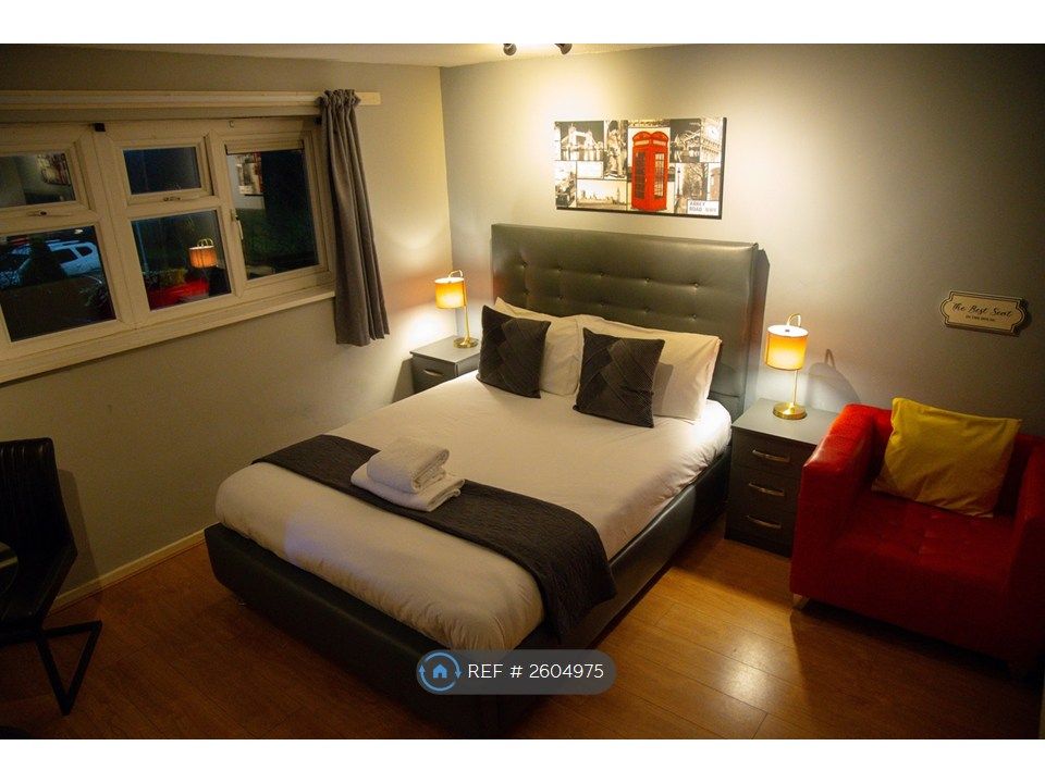 Property photo 1 of 20 Bedroom 1