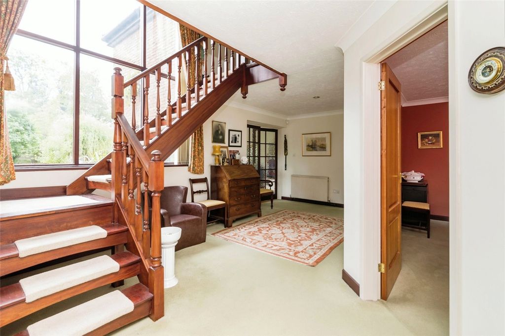 Property photo 2 of 27 Entrance Hallway