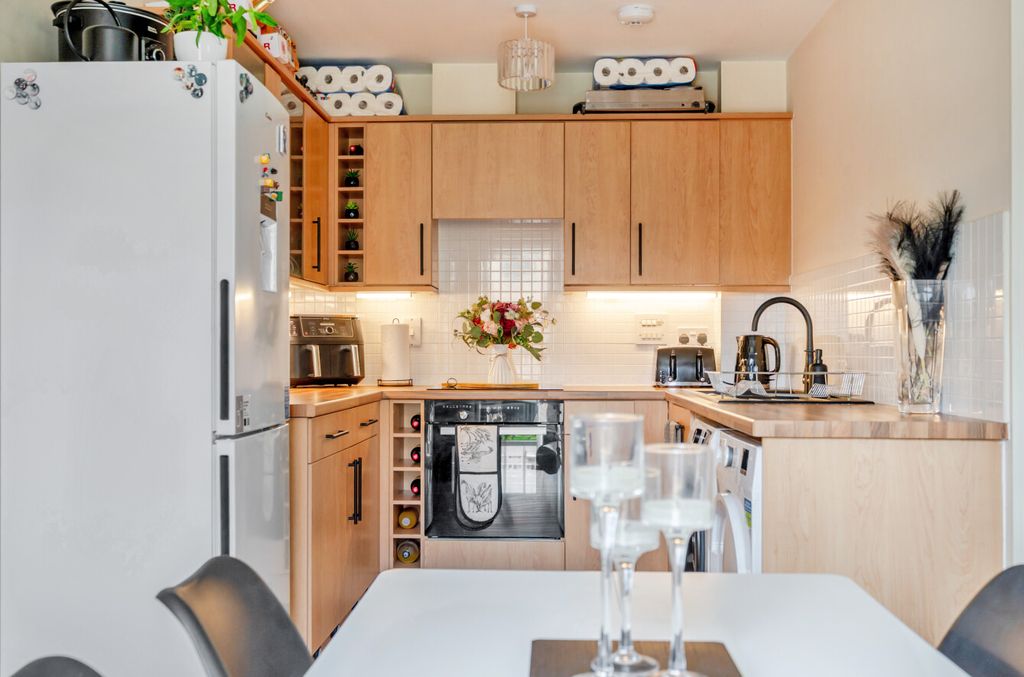 Property photo 2 of 12 1471119166A21A766B3E4F