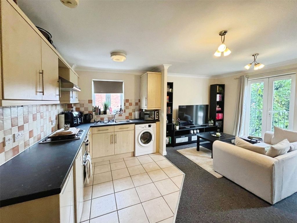Property photo 2 of 11 Kitchen No. 02