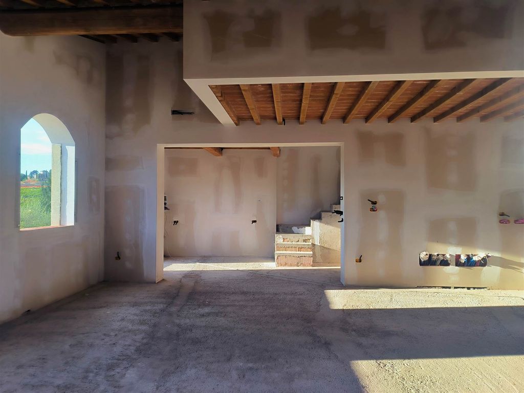 Property photo 2 of 30