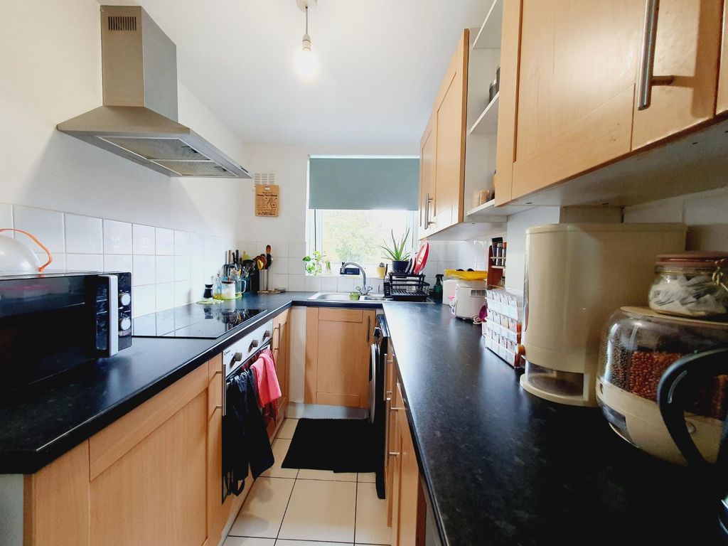 Property photo 2 of 8 Picture No. 10
