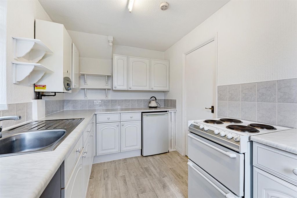 Property photo 3 of 25 22 Hawthorne Drive-17.Jpg