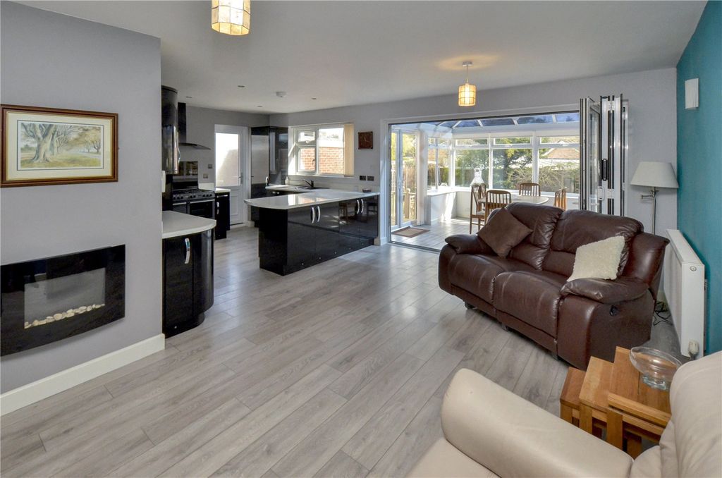 Property photo 2 of 19 Living/Kitchen Room