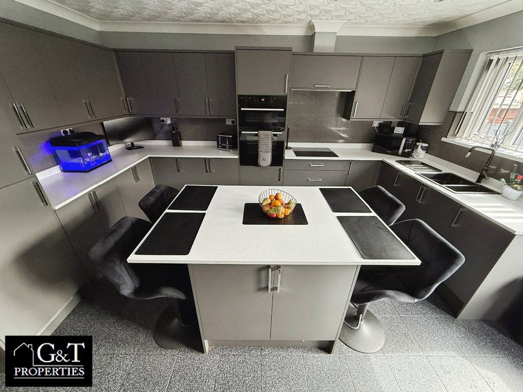 Property photo 1 of 25