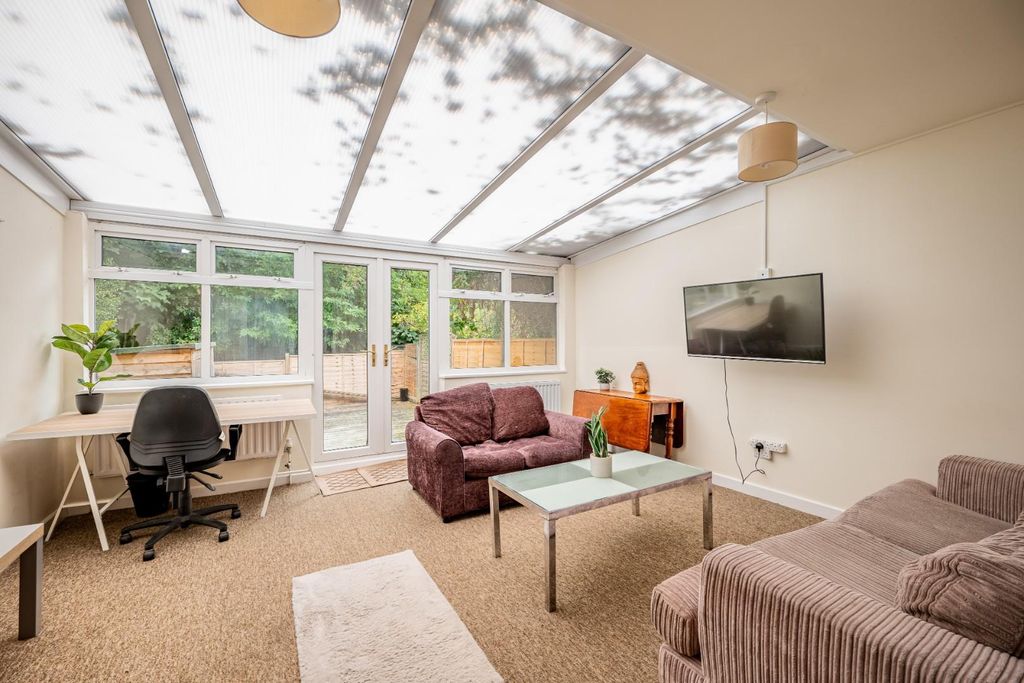 Property photo 3 of 16 6 Stanway Close Ba2 2Ur-9.Jpg