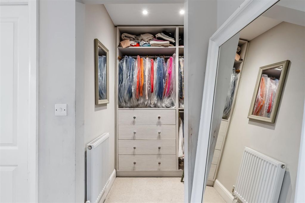 Additional image 15 of 5 bed semi-detached house for saleLonsdale Road, Dorking RH4