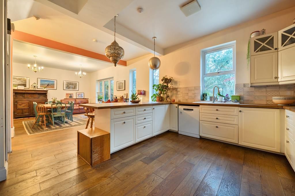 Property photo 2 of 22 Kitchen