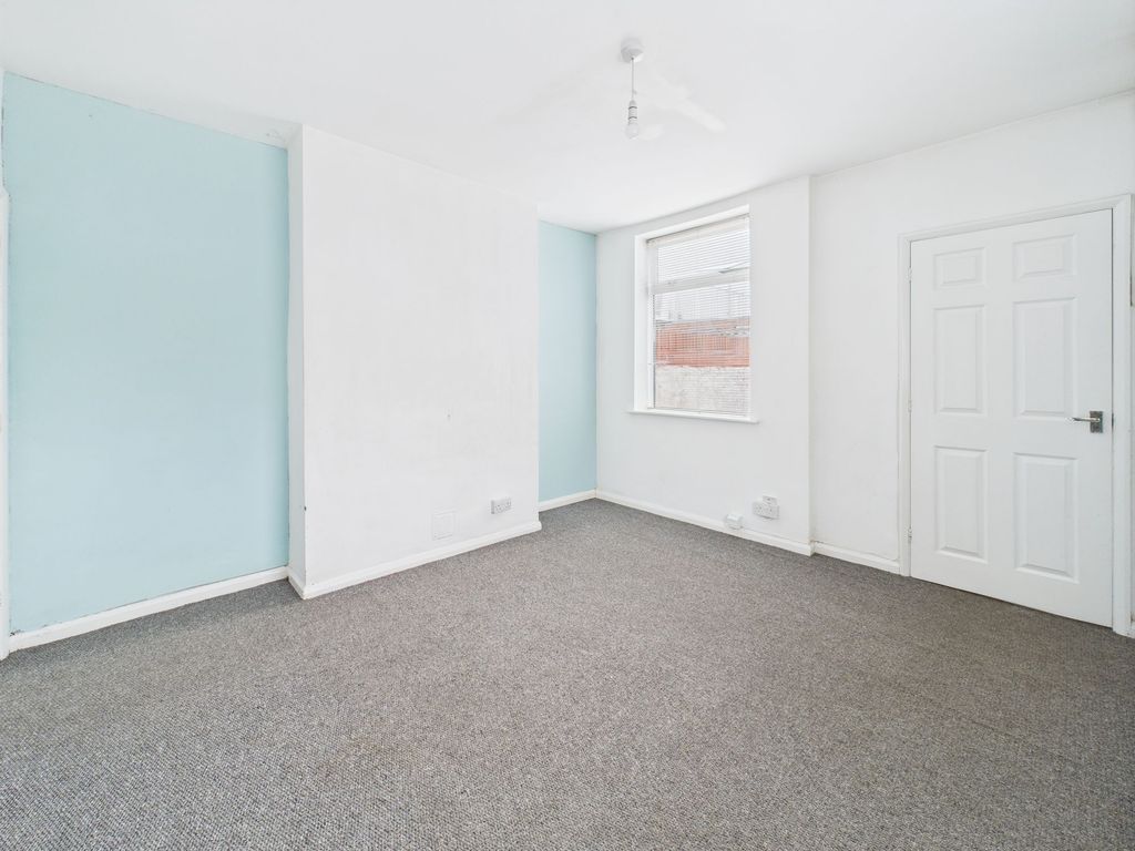 Property photo 3 of 8 Dining Room
