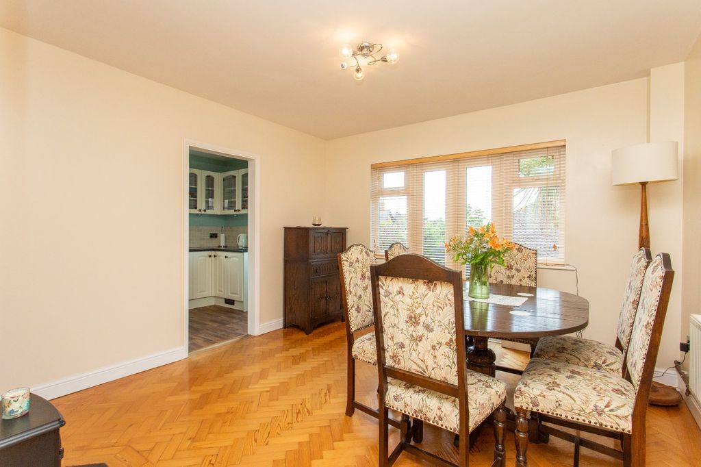 Property photo 2 of 16 Picture 2