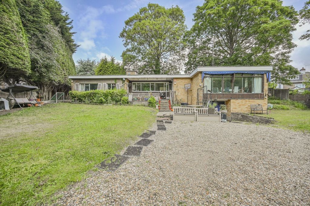 Property photo 3 of 18