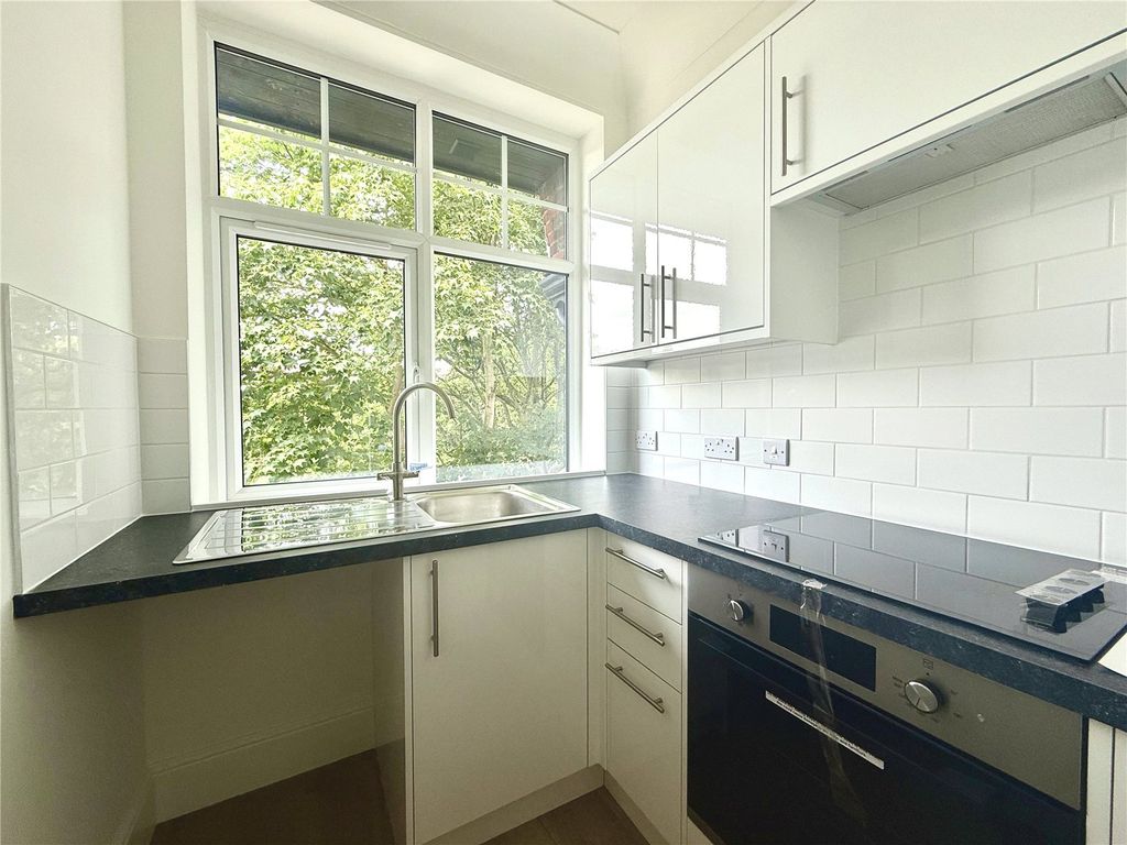 Property photo 3 of 7 Kitchen