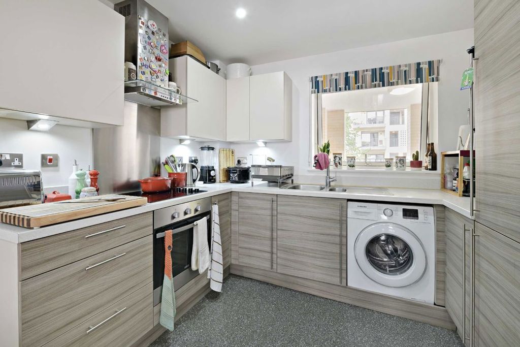 Property photo 3 of 6