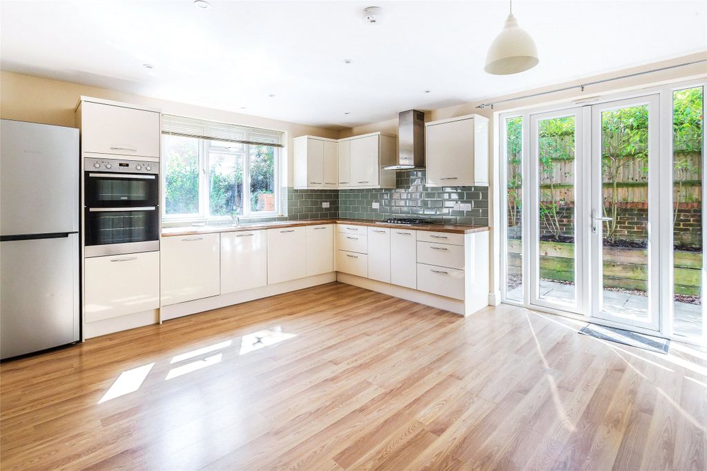 Property photo 2 of 12 Picture No. 09
