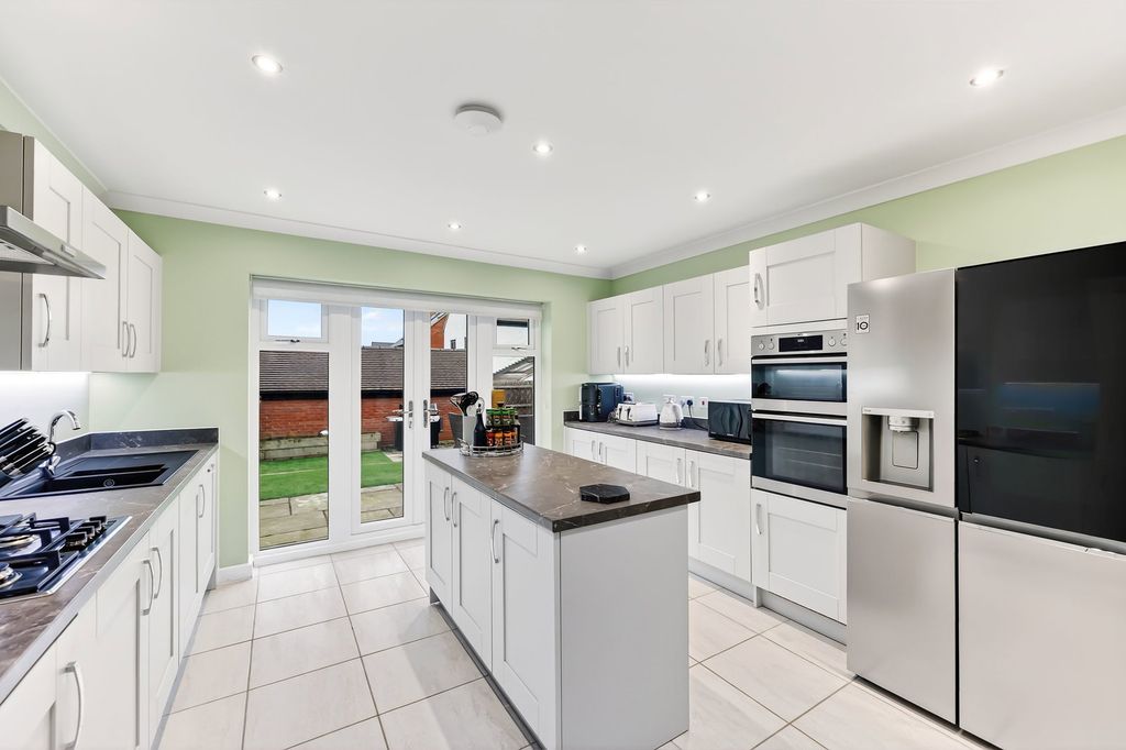 Property photo 2 of 45