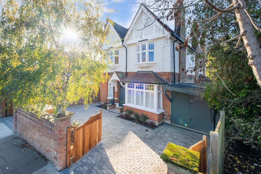 Property photo 1 of 27