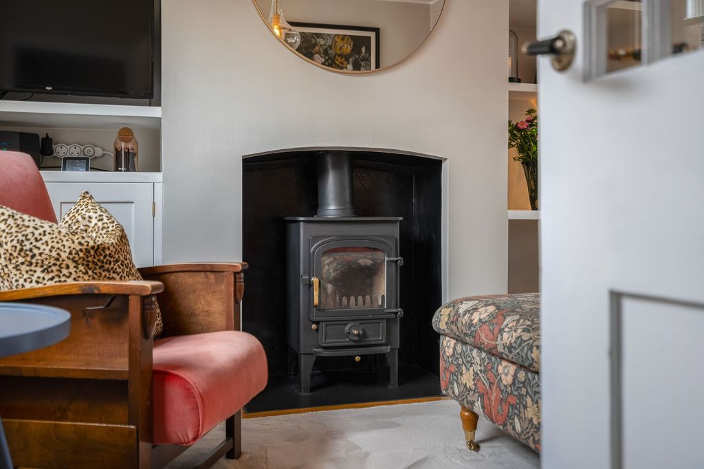 Property photo 3 of 32