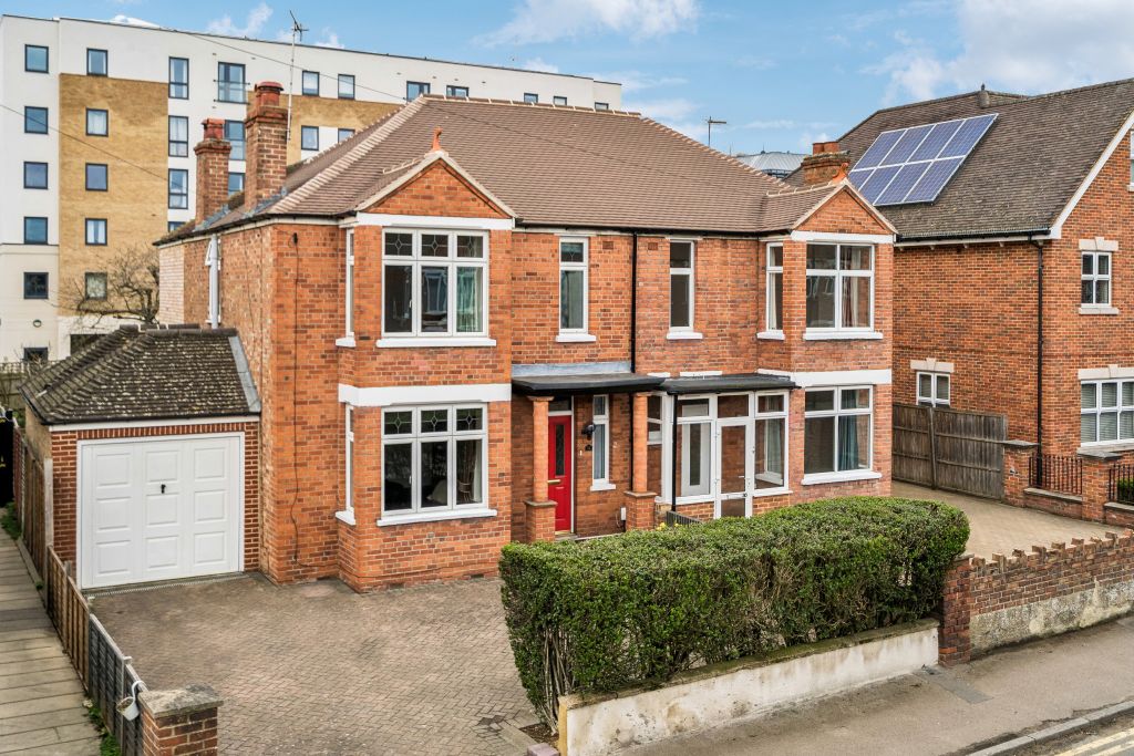 Property photo 1 of 19