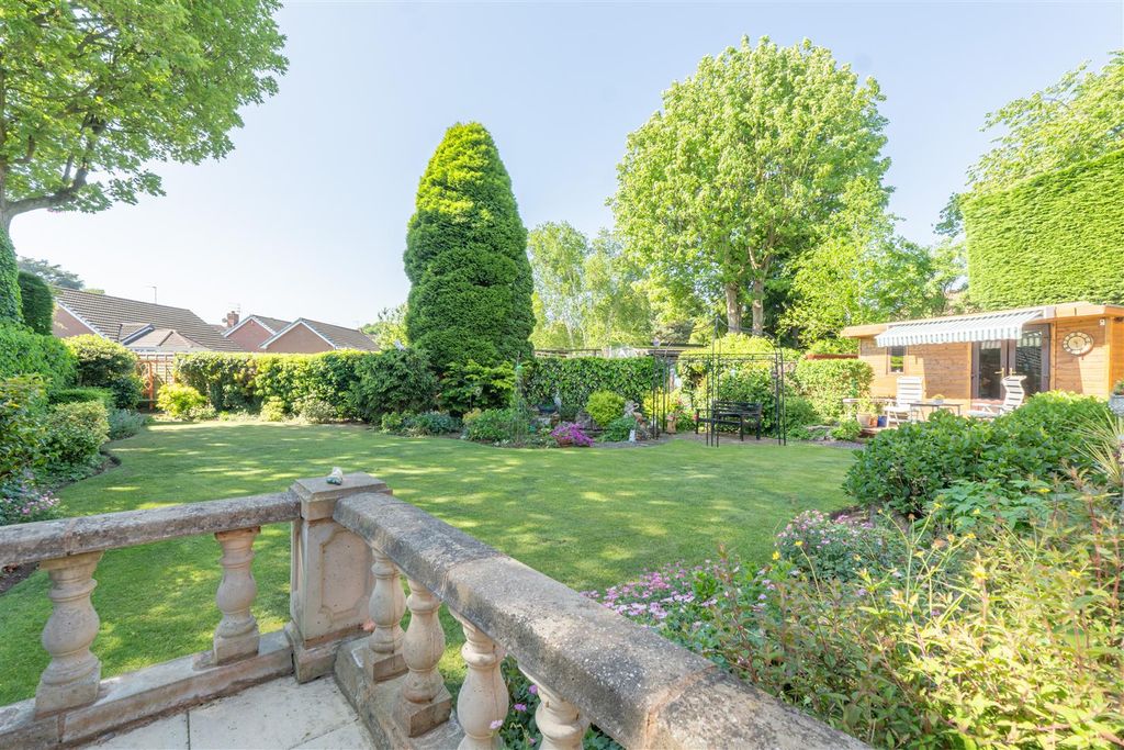 Property photo 2 of 41