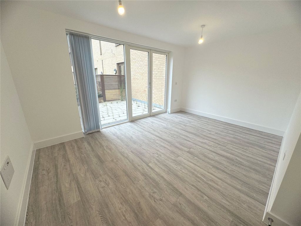 Property photo 2 of 19 Picture No. 15