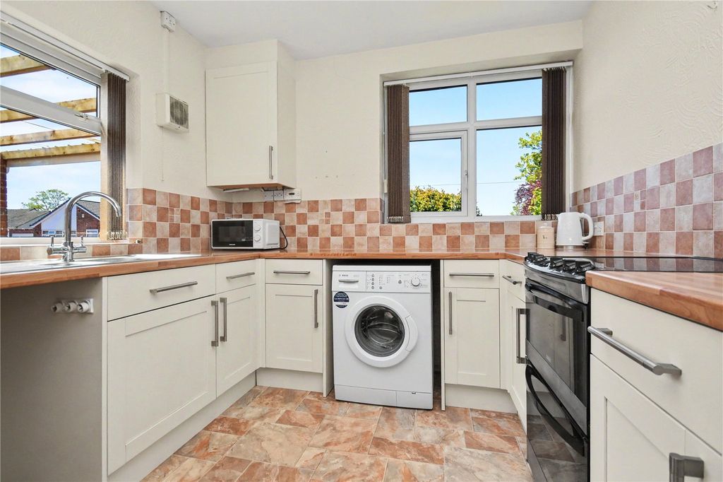 Property photo 2 of 15 Picture No. 25