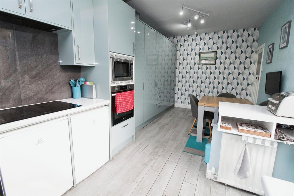 Property photo 3 of 15 Kitchen/Diner