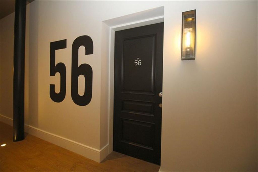 Property photo 2 of 22 Apartment Entrance