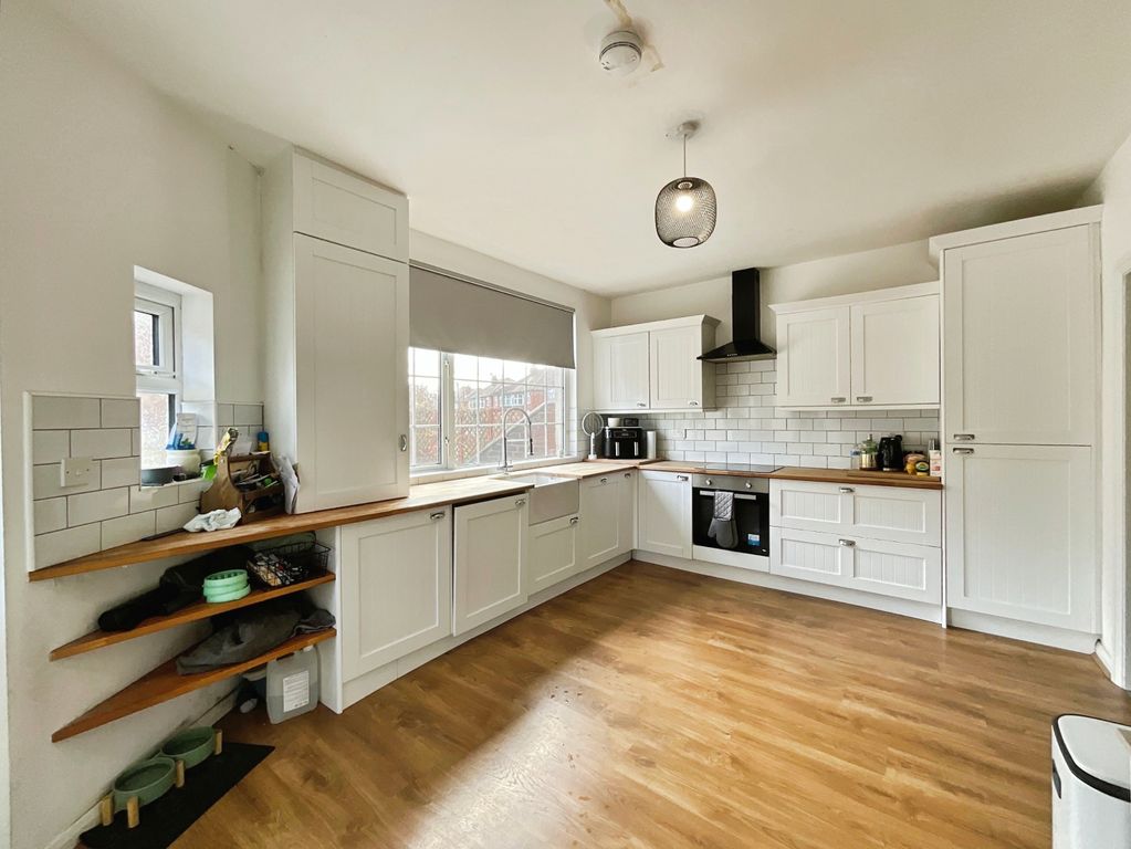 Property photo 2 of 20 Fe0B8B8d-97-4Aff-8D7B-52Bf70889B96-843-0000005639C98C95