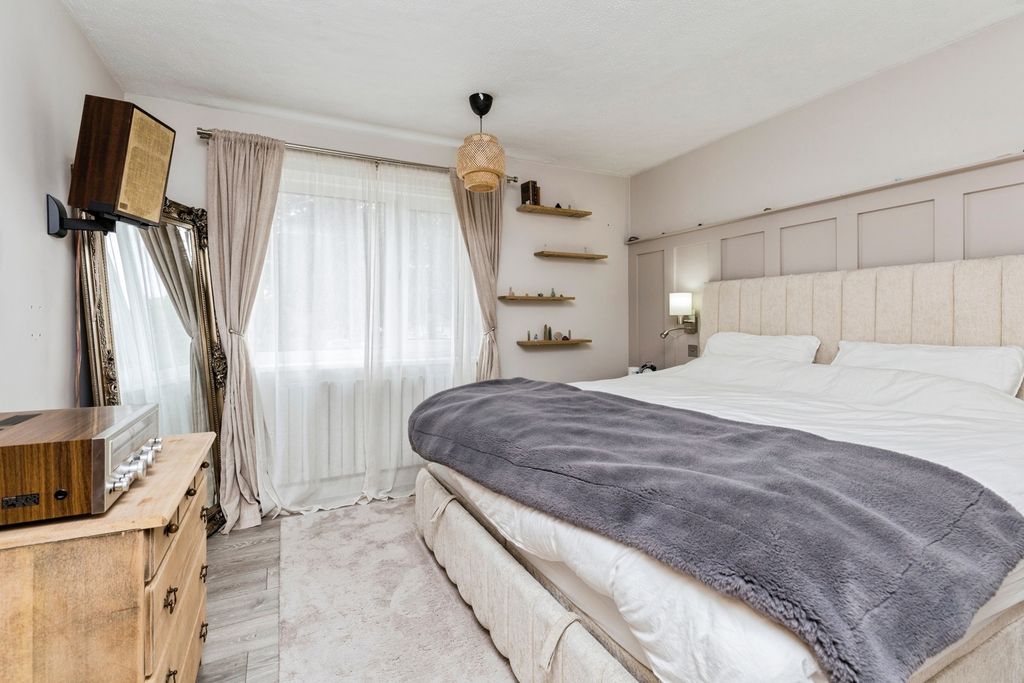 Property photo 3 of 15 Pbox-Img.Jpg
