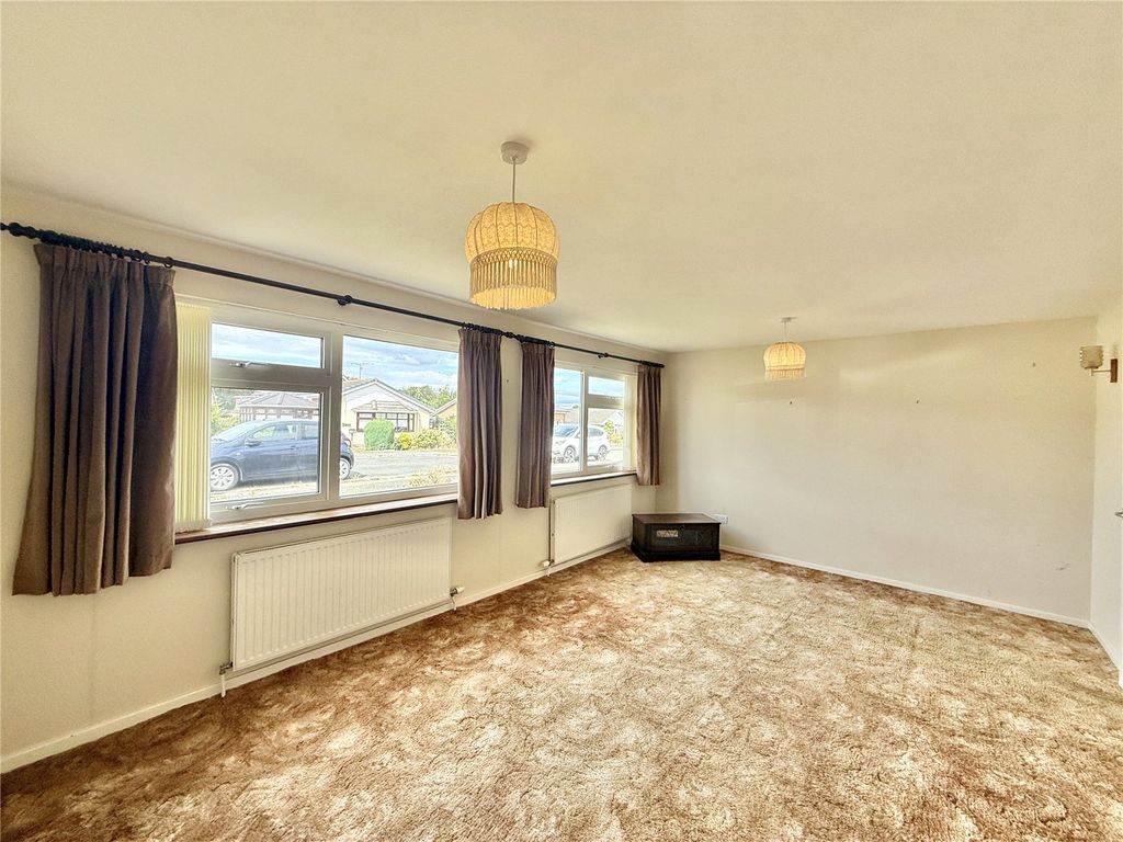 Property photo 2 of 17 Picture No. 16