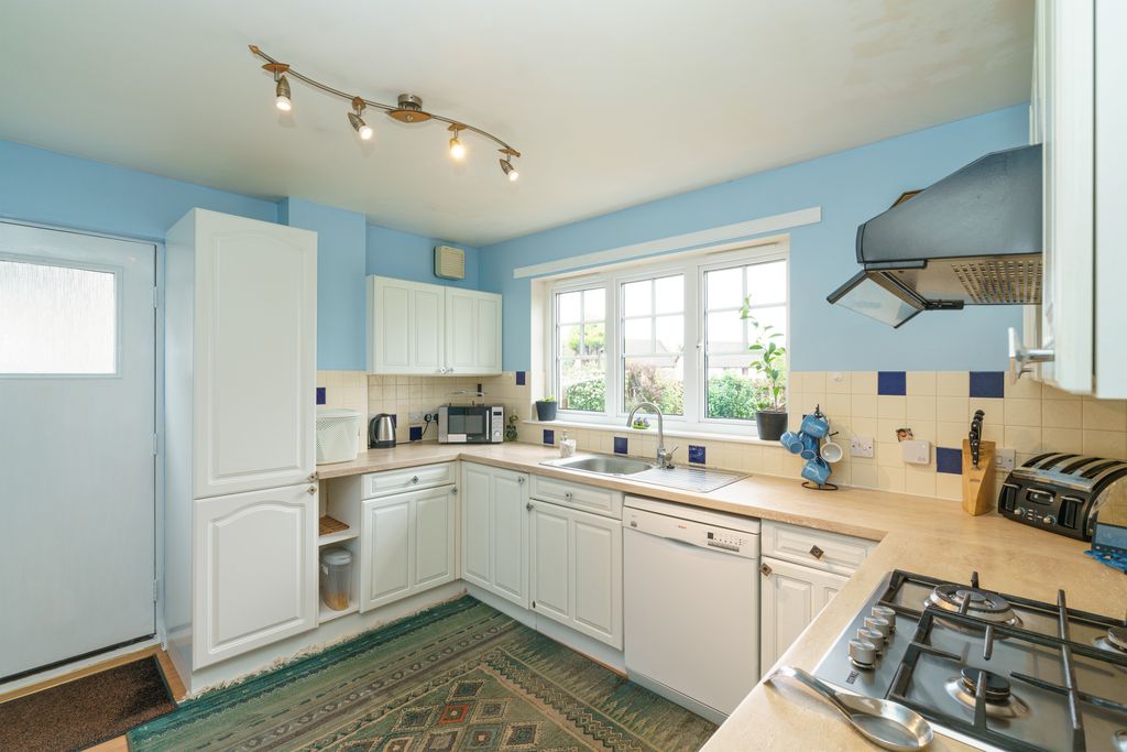 Property photo 3 of 23