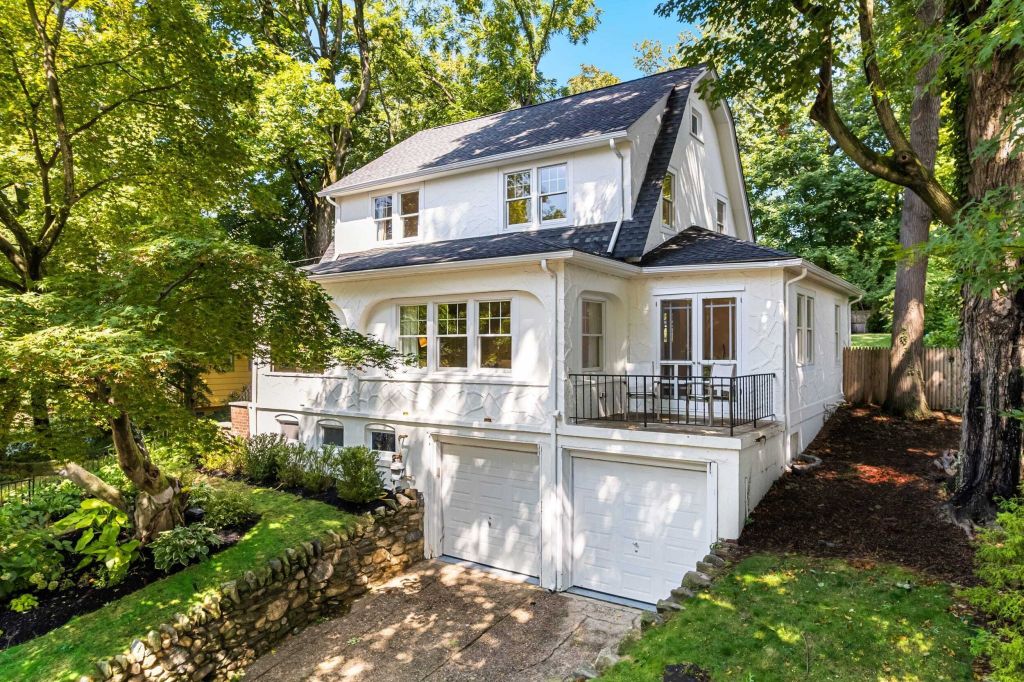 Property photo 1 of 28