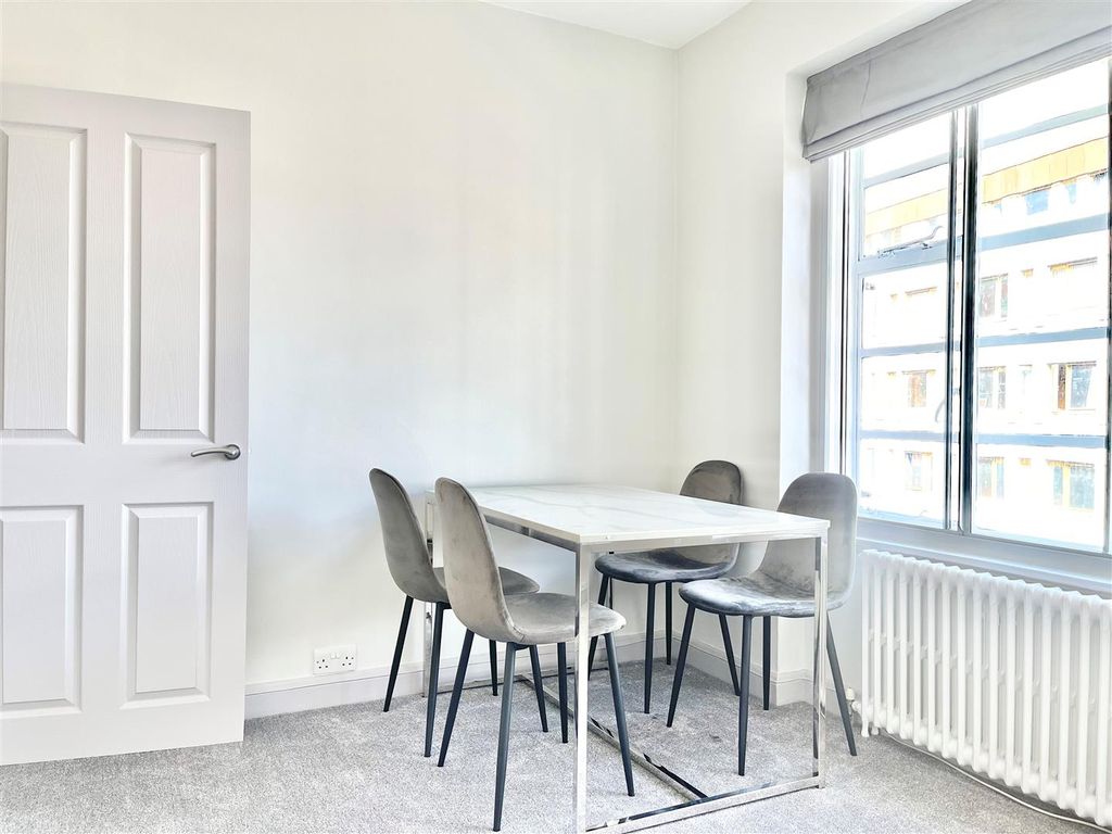 Property photo 3 of 10 77 Van New 4.Jpg