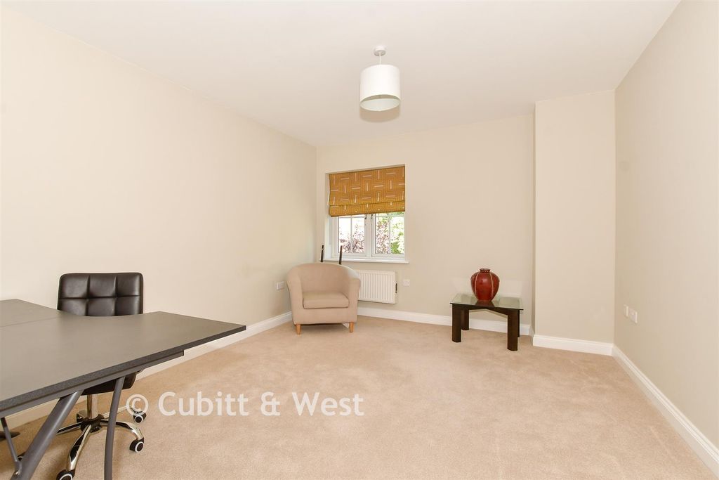 Property photo 3 of 14 Bedroom 1