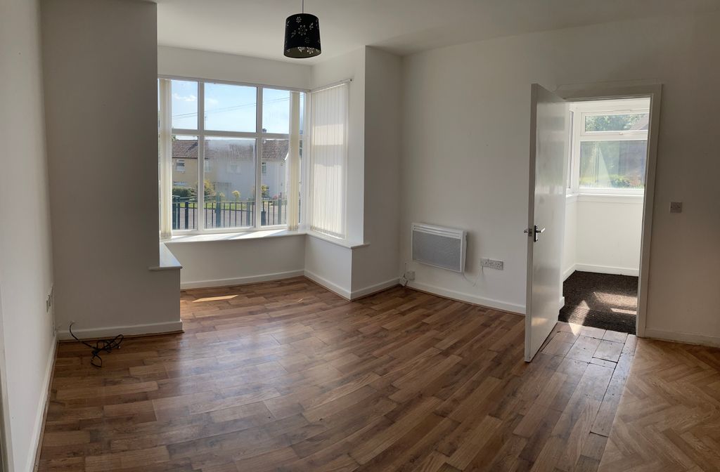 Property photo 3 of 9 Lounge