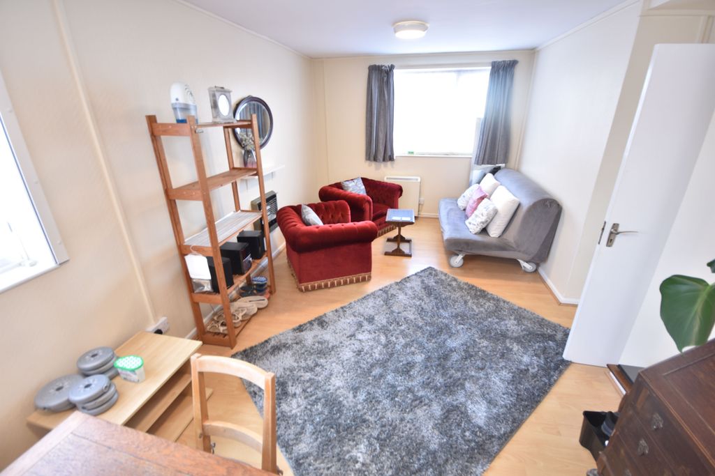 Property photo 3 of 5